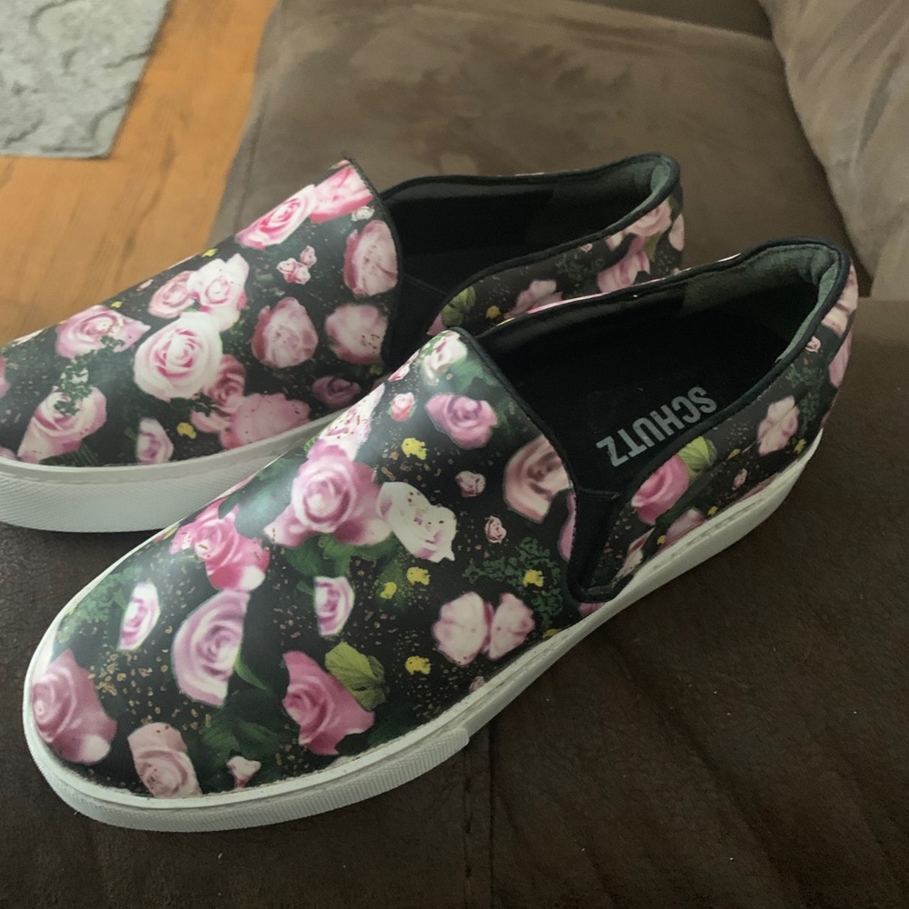 Shoes - Picture 3 of 4